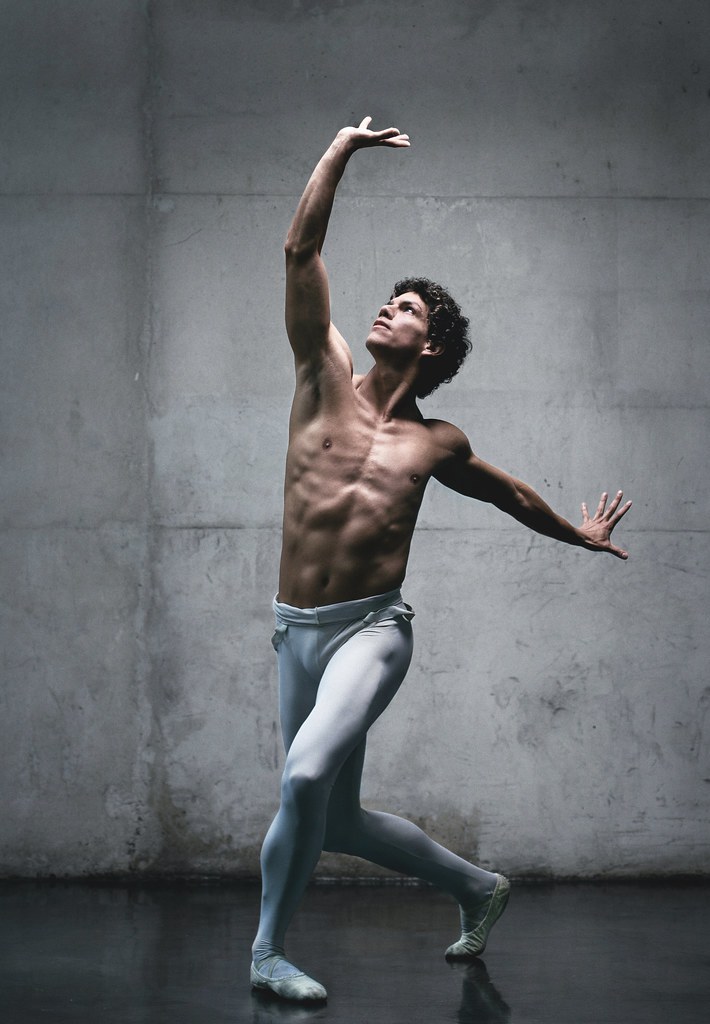 他因为跳芭蕾被霸凌自杀，男生跳芭蕾有什么错？