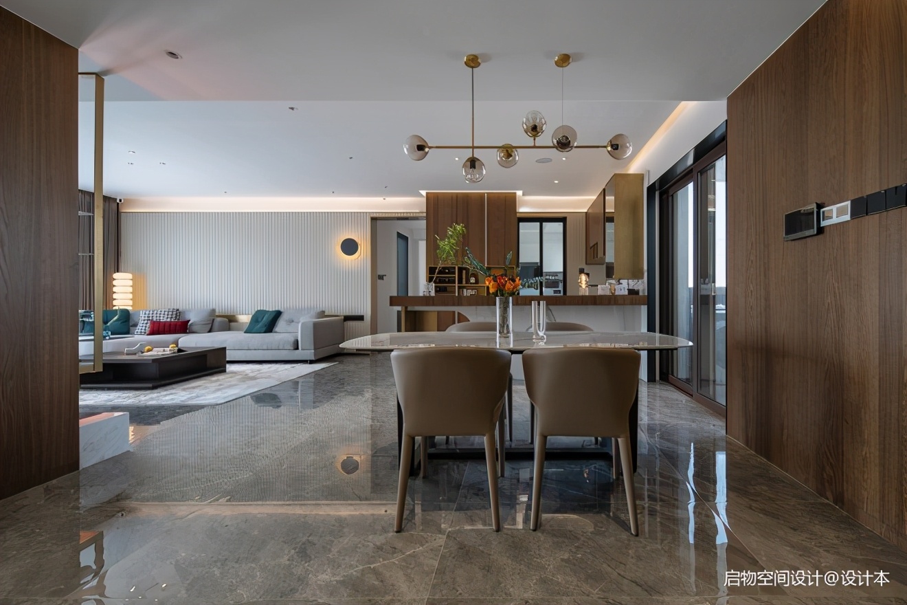 摩卡的微奢美学，女企业家的轻暖宅漫生活