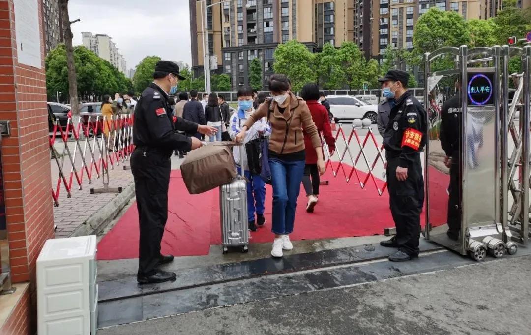 防控疫情决胜中考校长讲话,疫情防控高三年级考试