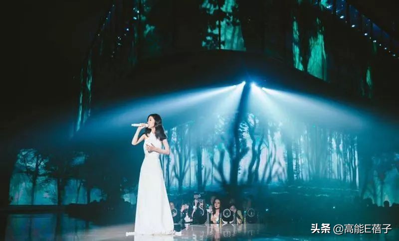 张碧晨飞云之下完整版,张碧晨钻石嗓音带来极致悦耳享受