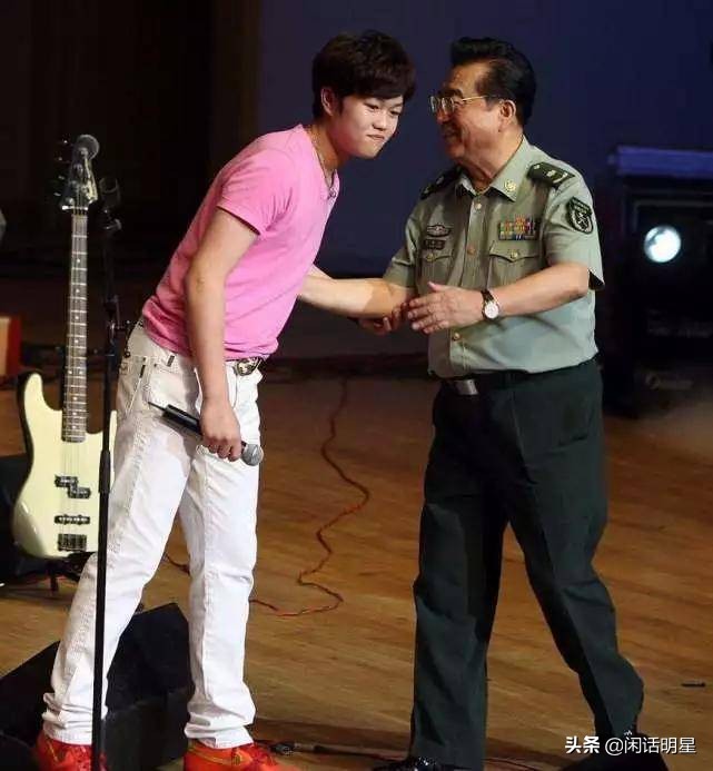 李天一,以强奸罪被判10年,都是父母李双江和梦鸽溺爱和娇惯的