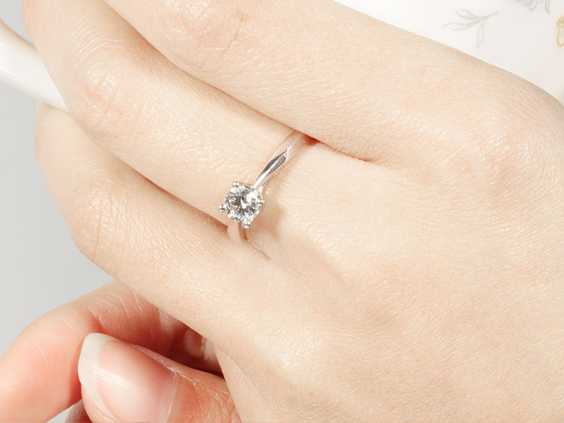 挑选婚戒的最佳方法,新人结婚应该如何挑选钻石婚戒