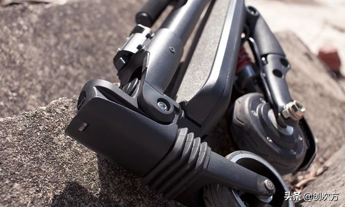 电动滑板车成人可折叠续航120,电动滑板车成人可折叠能跑多远