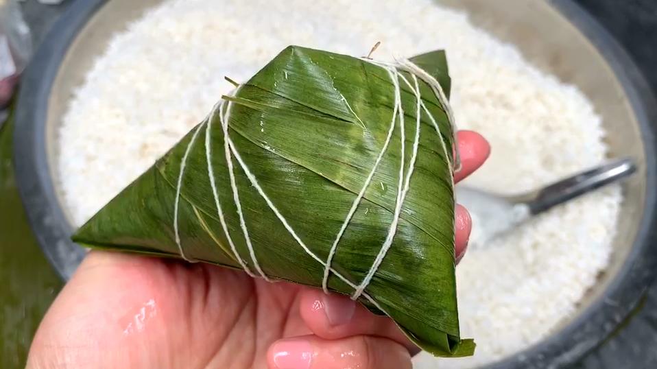 简单易学的粽子做法快学起来吧,手把手教你两种粽子做法