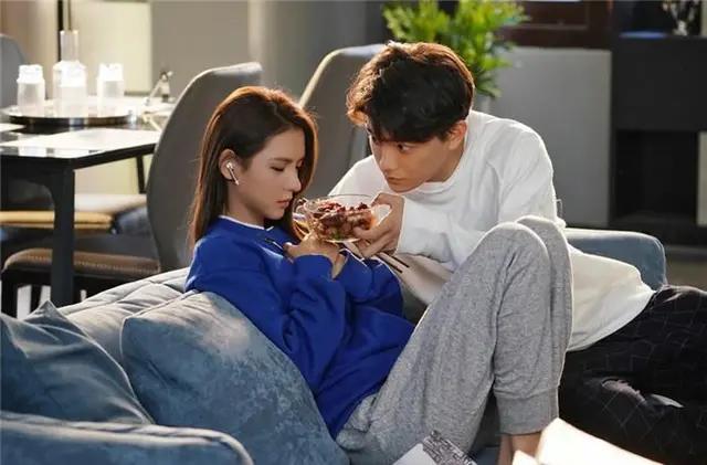 子女发现父母一方出轨怎么办,子女发现父母出轨怎么办