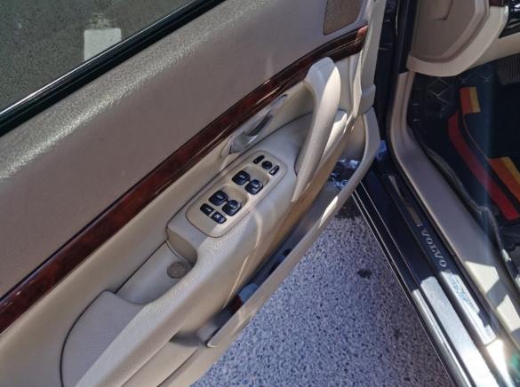 2004年沃尔沃s802.9,04年沃尔沃s80顶配当年多少钱