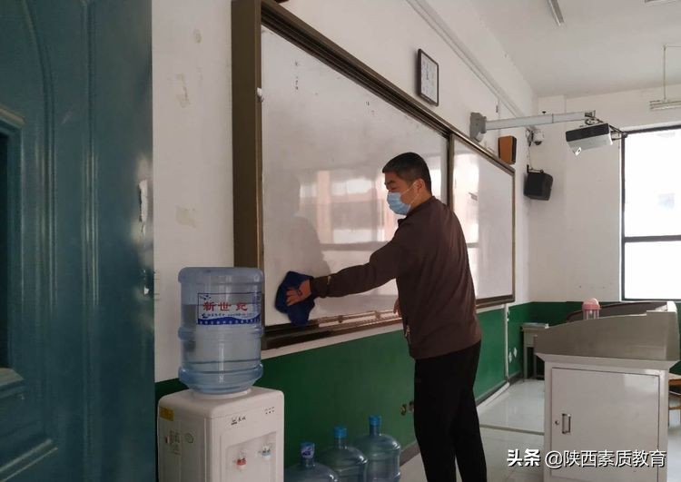 春暖花开喜迎开学,春暖花开之时迎接开学季