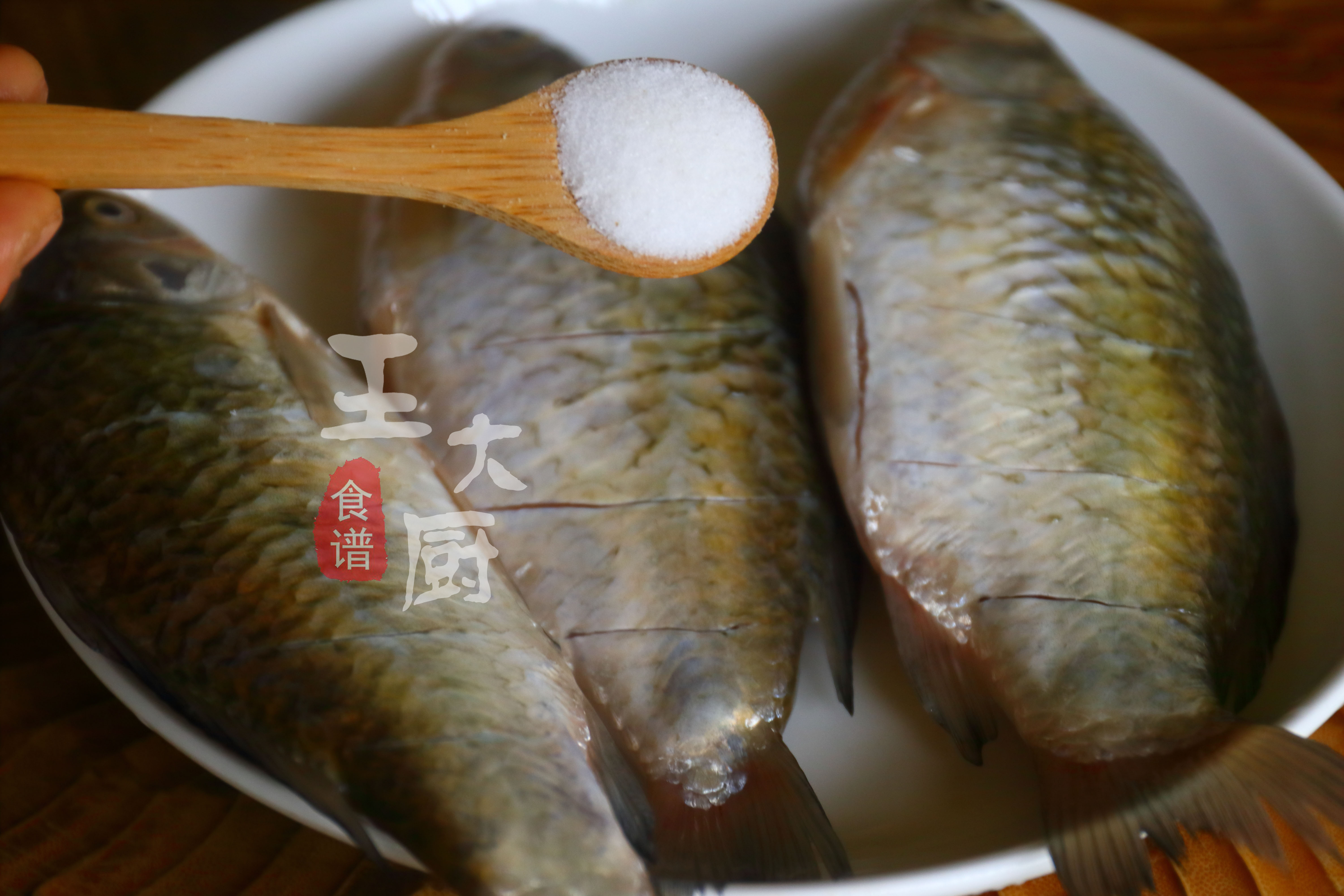 干烧鲫鱼最正确的做法,干烧鲫鱼小孩子吃怎么做好吃