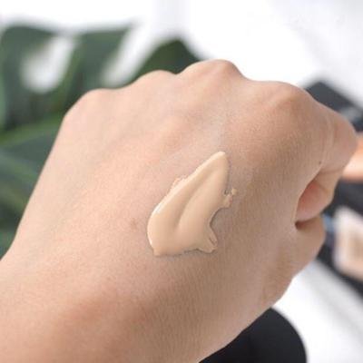 上脸卡粉粉底太干怎么弄,粉底太干使用方法