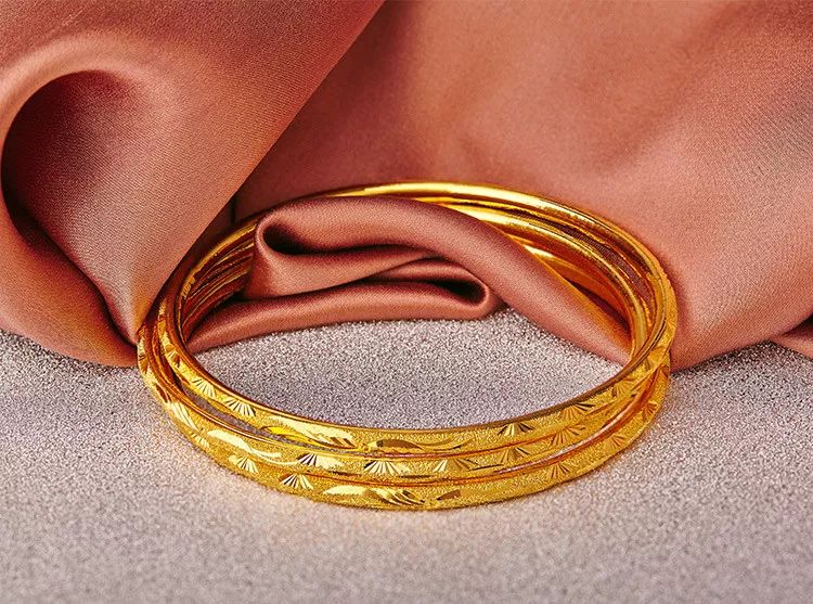 适合幼儿的首饰材质,儿童戴的金首饰有哪些