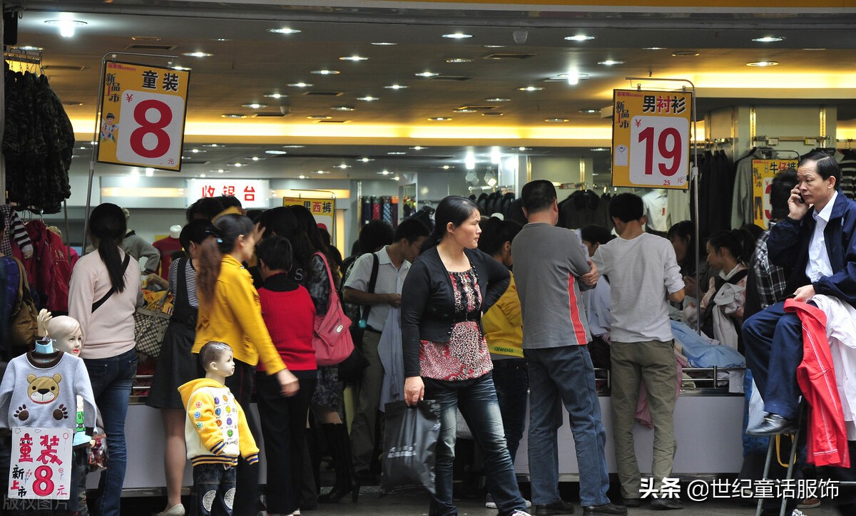 在农村开个服装店赚多少钱,自己在农村开店做什么挣钱