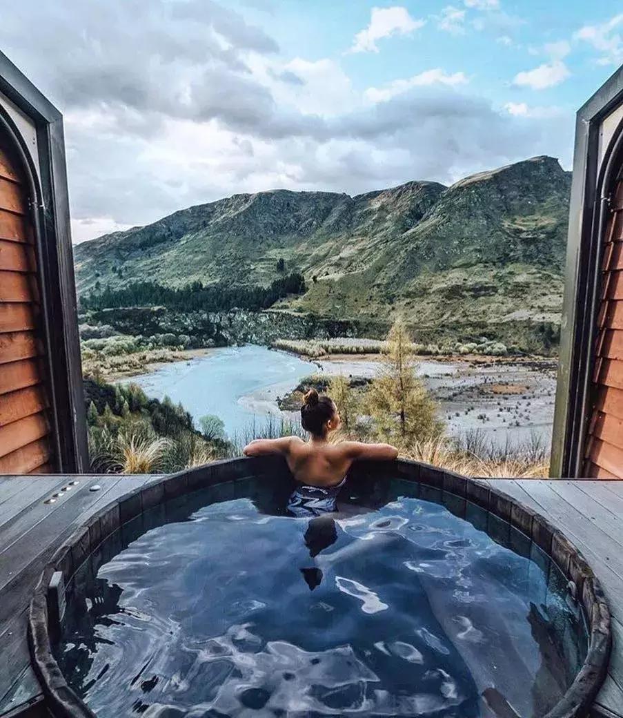 为你收罗全球9大最美温泉，又到泡汤好时节啦~