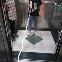 “遛娃神器”or“坑娃凶器”？儿童“牵引绳”方便，使用也要当心