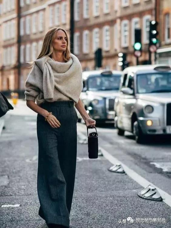 是时候让围巾来“盘活”你的整个衣柜了