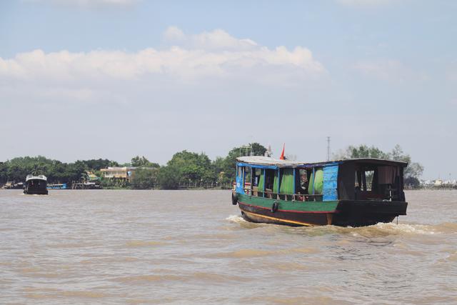 夜游湄公河在哪里看到景点,穿行在路上