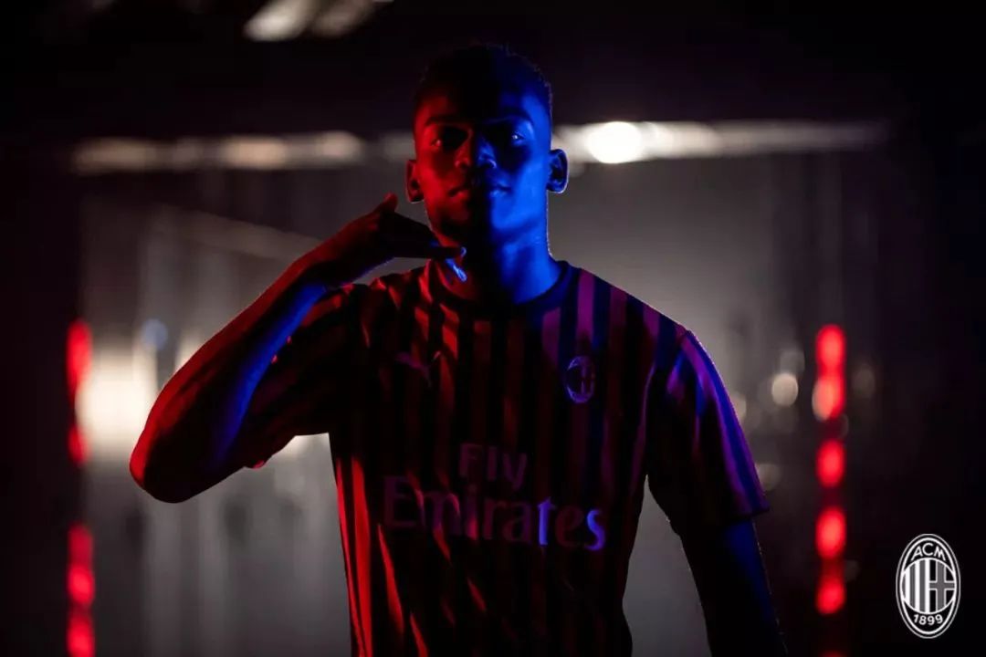 「妖人」会是下一个C罗吗？葡萄牙超新星拉斐尔•莱昂测评