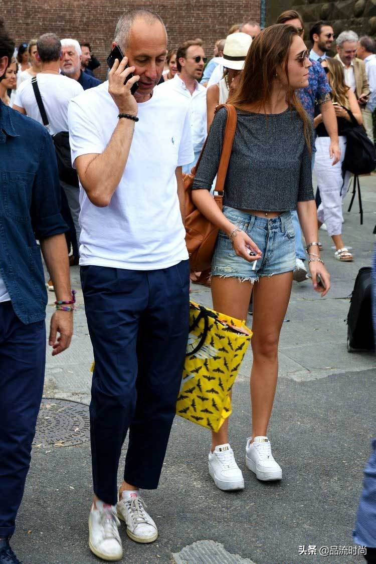 阿迪达斯最值得入手的哪款鞋 (阿迪达斯鞋前些年火的哪款鞋)