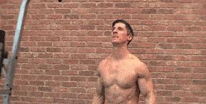 想锻炼出一身肌肉应该如何健身呢,健身每日怎么训练肌肉力量