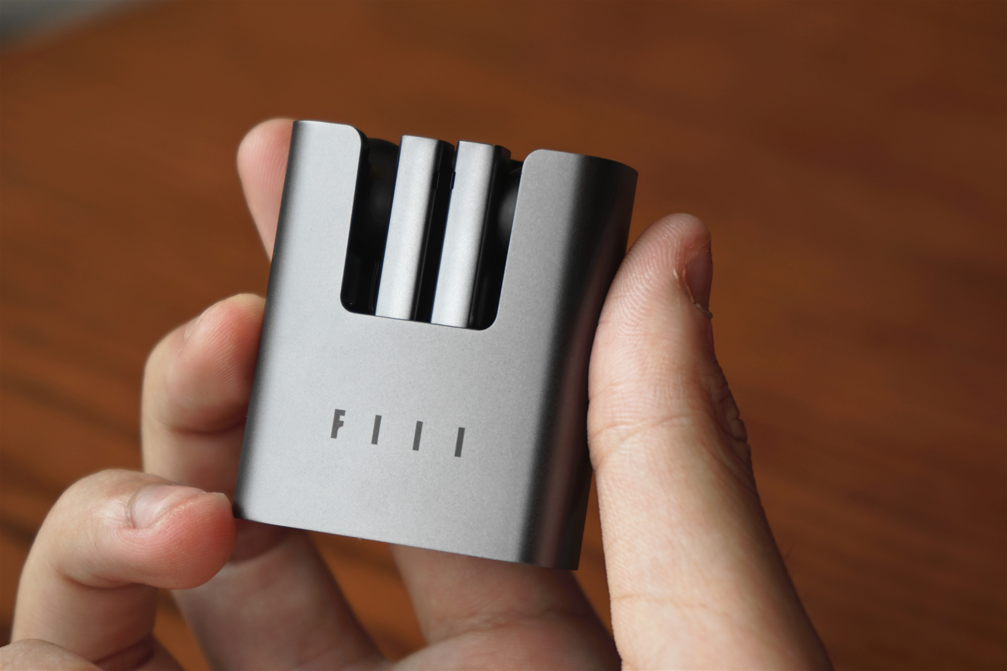 汪峰耳机fiil使用说明,汪峰耳机fiil能无线充电吗