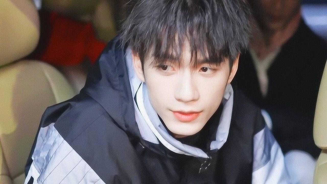 周震南和张颜齐是组合吗,张颜齐是不是踩着周震南出道