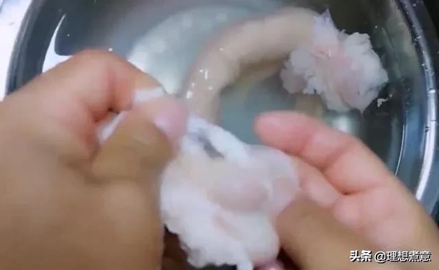 煮熟的猪肚和猪大肠怎么去异味,猪大肠有点臭怎么洗