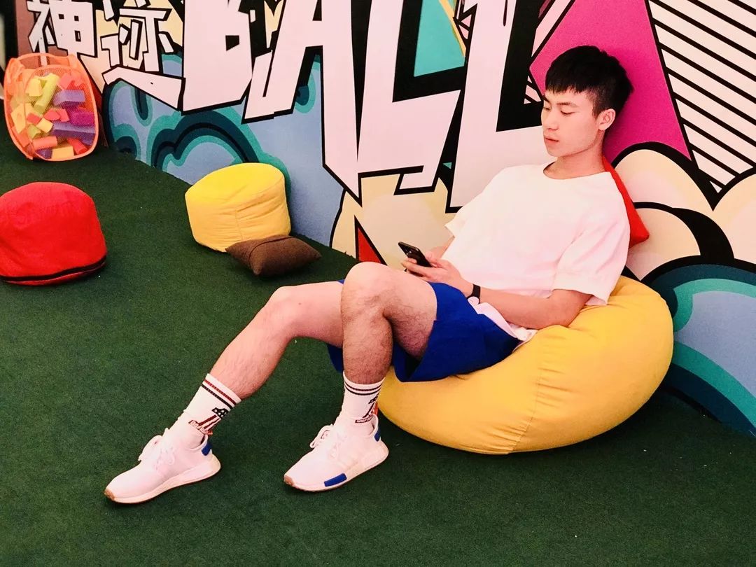 球场也是商场,球场是男人的战场