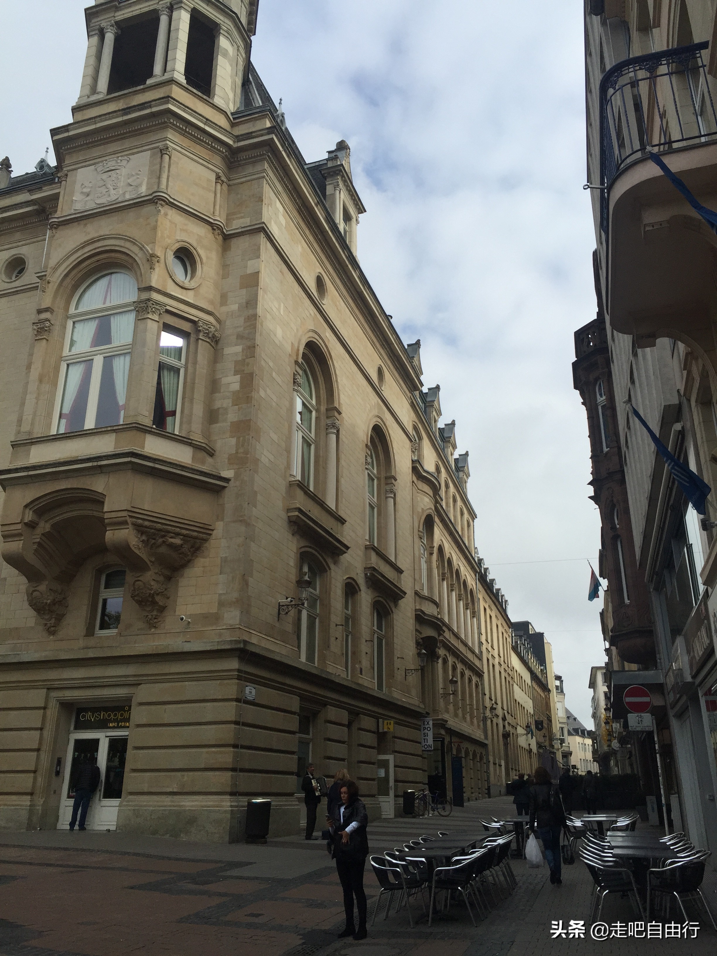 三小时环游世界,雨后漫步卢森堡的袖珍王国