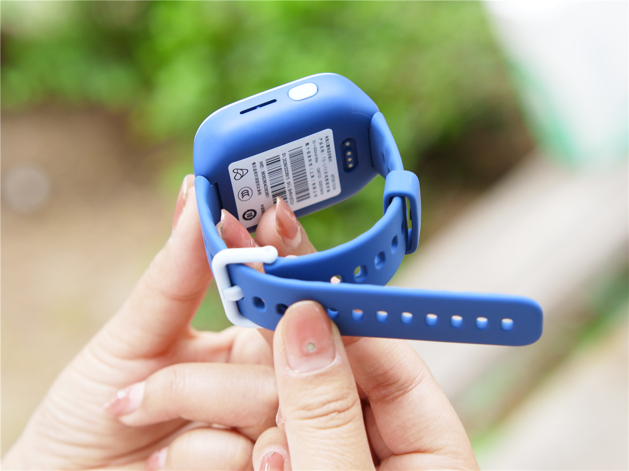 支持4G全网通米兔儿童电话手表4C八重安全定位守护更放心