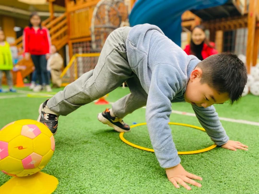 幼儿园足球嘉年华足球比赛视频,幼儿园足球主题游园活动