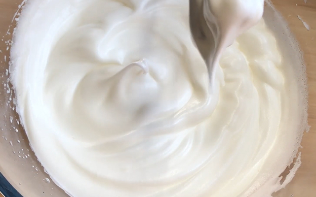 轻乳蛋糕步骤,口感细腻紧实的蛋糕做法