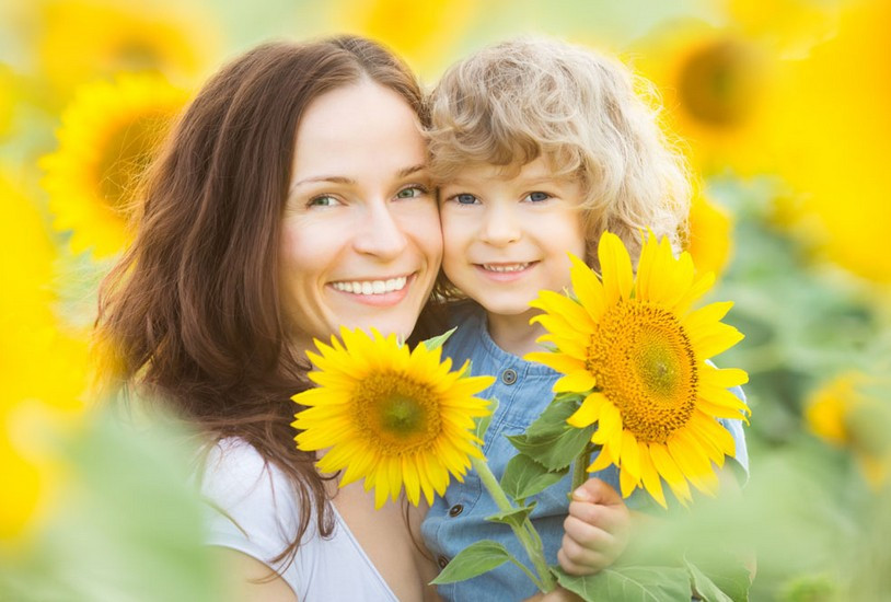 孩子无理哭闹家长正确做法,怎么应对孩子无理取闹的哭闹