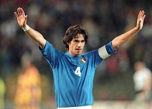 从节拍器到司令塔——近三十年组织型后腰的发展