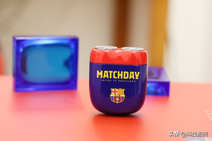 巴萨联名款剃须刀,日本刀头+德国材质打造,价值超过它的价格