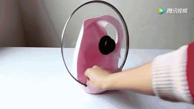 衣服皱皱的没有熨斗怎么让它平整,有折痕的衣服怎样弄平整