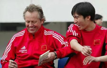 中国德比孙继海郑智,前国足球员孙继海评论国足