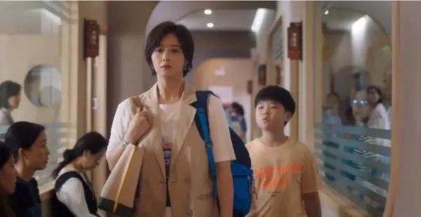 3岁男孩被亲妈猛踢*体下**进ICU，只因补习不积极！归根结底，太焦虑