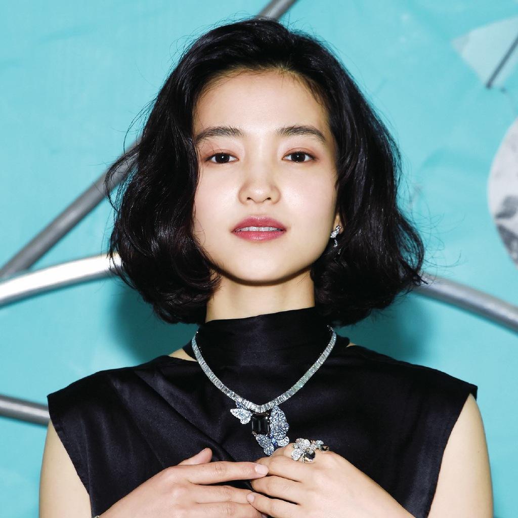 头型尖扁大饼脸适合什么发型,适合扁平大方脸的发型