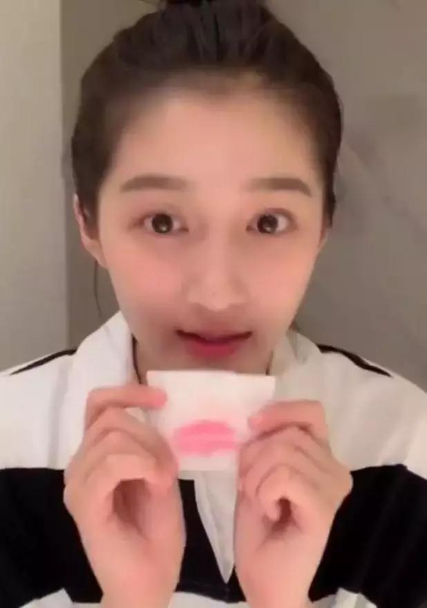 某书乱到下架整改,早像阿娇这清流,也不至于倒台吧?