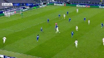 C罗这停球绝了！背身勾下20米长传，6射进1球下轮或反超巴萨