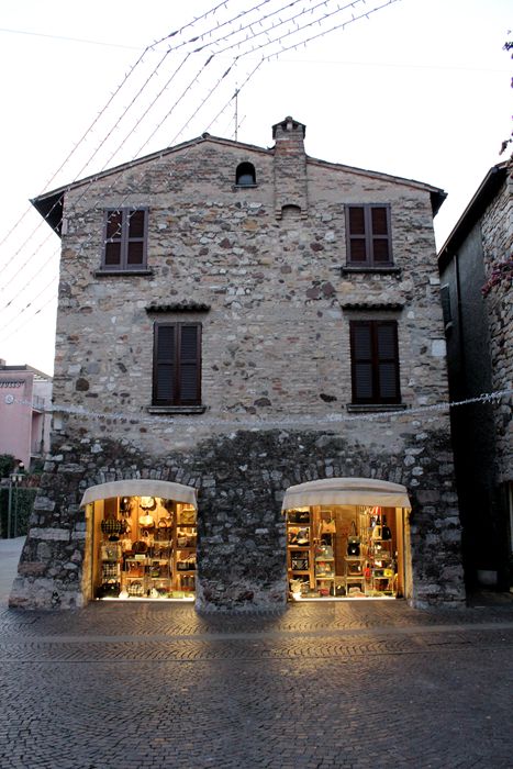 与意大利商人讨价旅游购物欧洲与亚洲国家不同的经营价值观