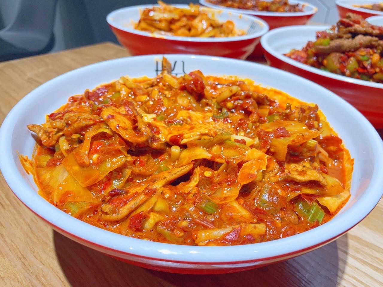 新疆爆辣炒米粉私藏美食大分享,吃爆辣新疆炒米粉合集