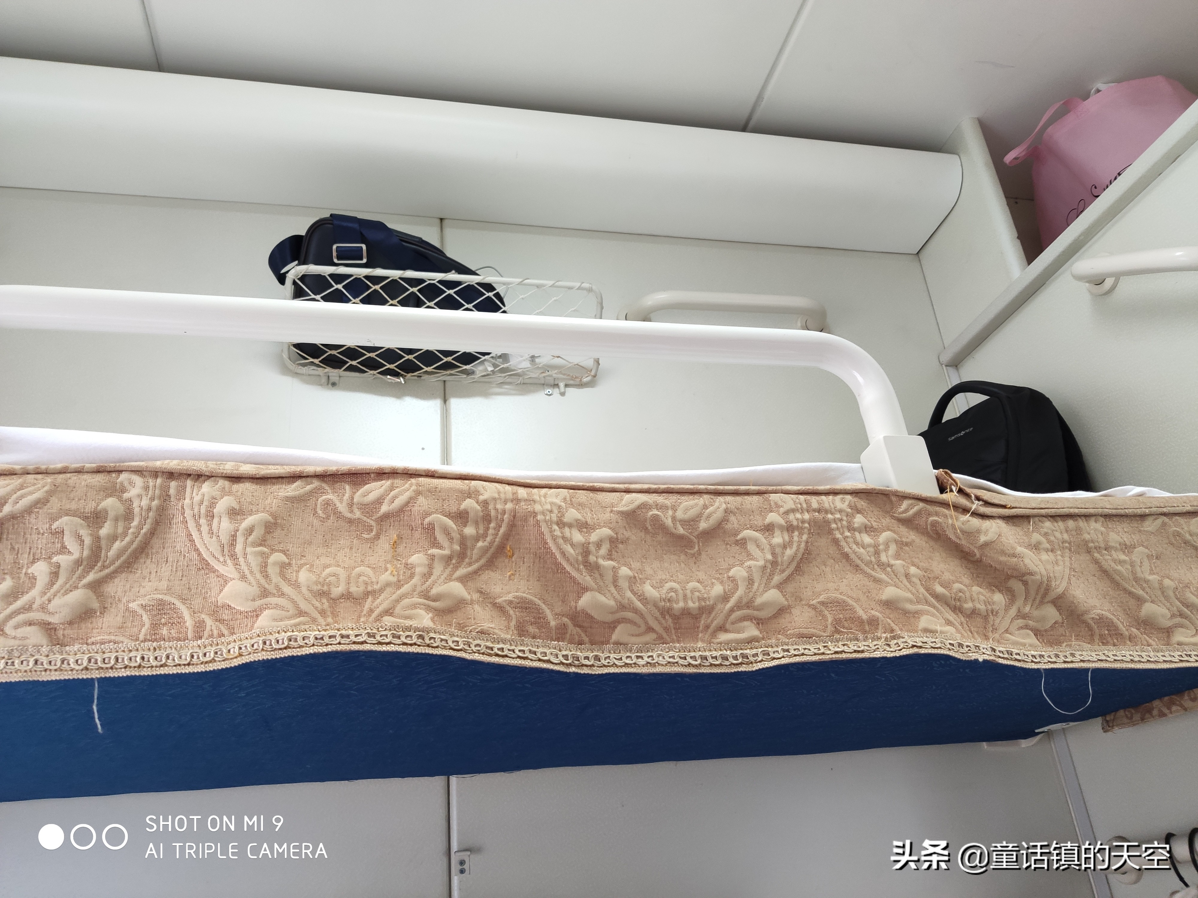 原来火车是这样卸货的,原来火车轨道是这么铺的