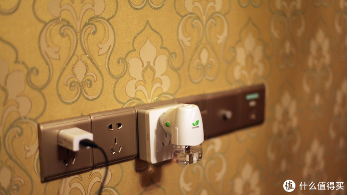 施耐德皓呈系列小夜灯现场效果,施耐德颜值开关插座