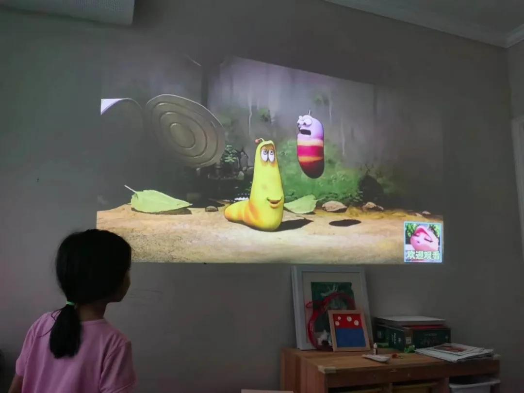 如何选择护眼投影仪,100寸电视和投影仪哪个好更护眼