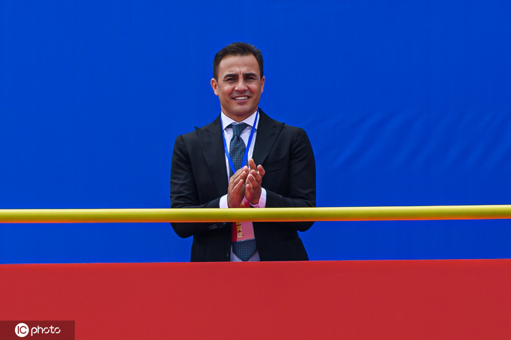 恒大正在建设的10万人体育场,恒大为啥要建新足球场