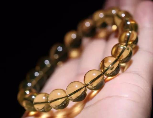 琥珀和蜜蜡关系大揭秘,琥珀和蜜蜡有什么区别