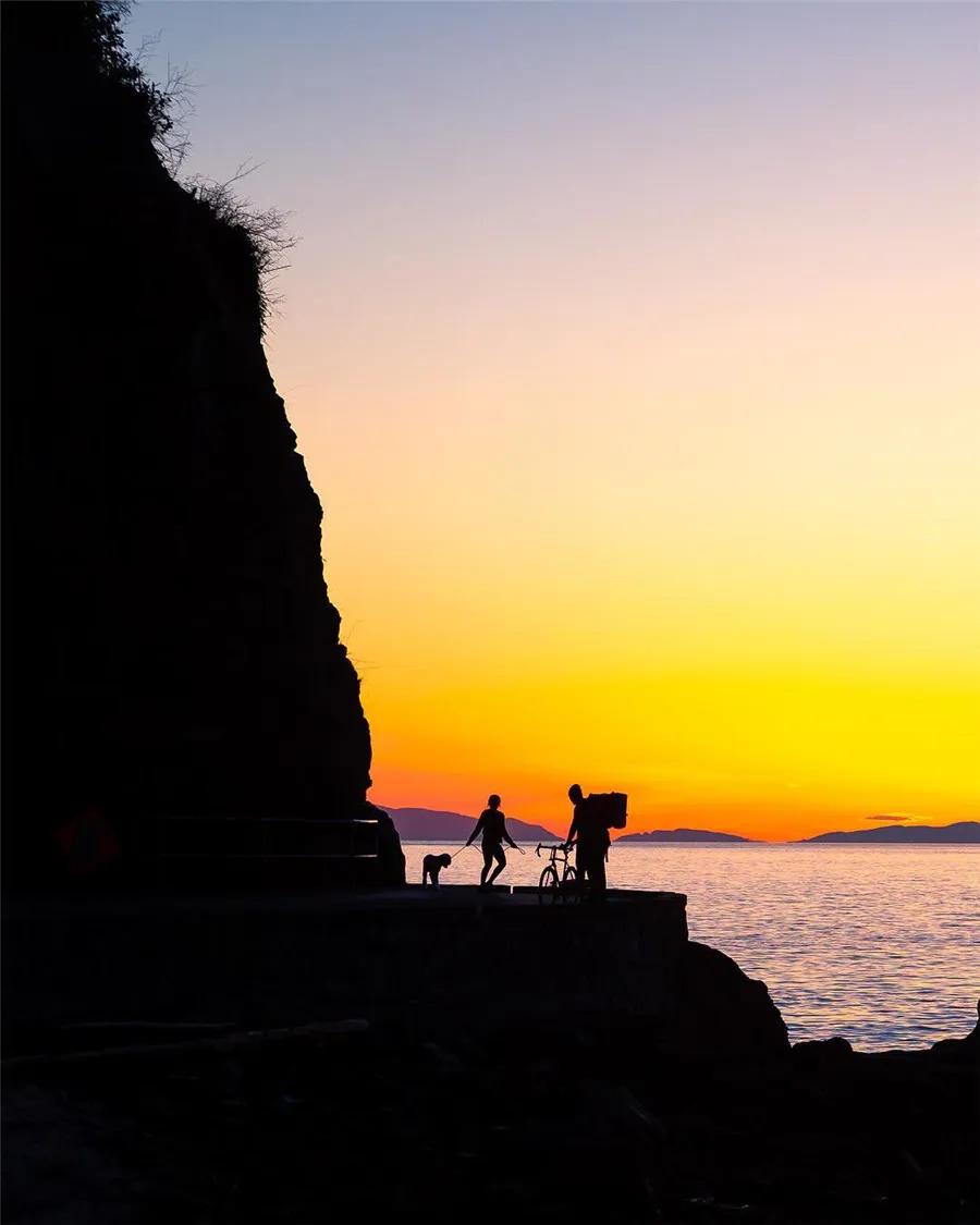 季羡林黄昏写的是什么 (季羡林黄昏简介)