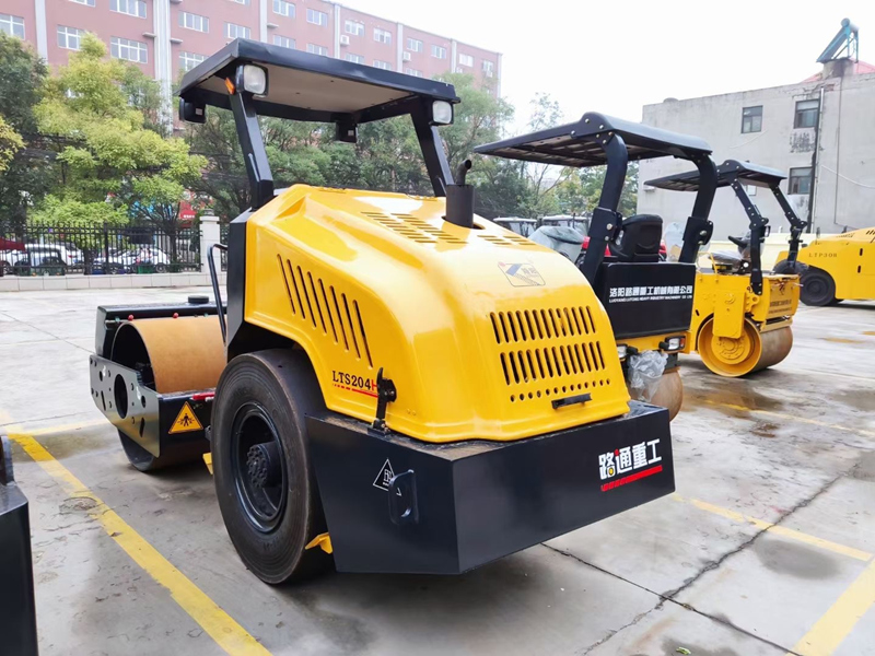 路通小型单钢轮压路机,路通压路机钢轮内部拆解图