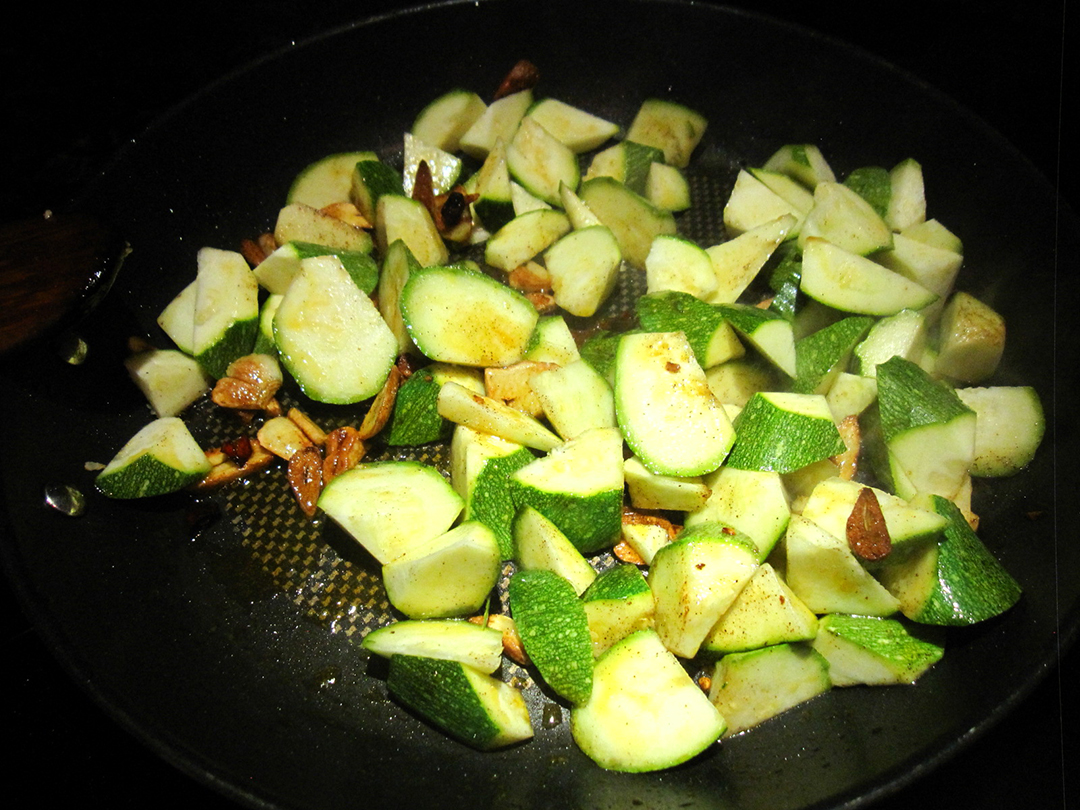 炒意面不加番茄,炒意面用什么面条