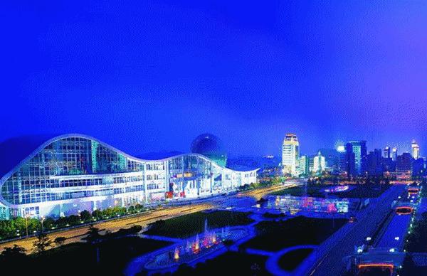 昆山高楼坠落,昆山第一高楼现状